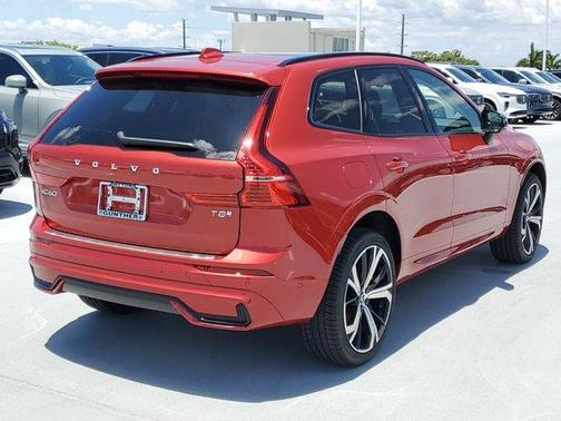 2025 Volvo XC60 Plug-In Hybrid T8 Ultra