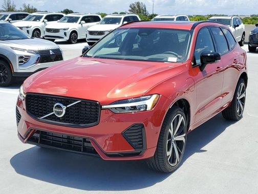 2025 Volvo XC60 Plug-In Hybrid T8 Ultra