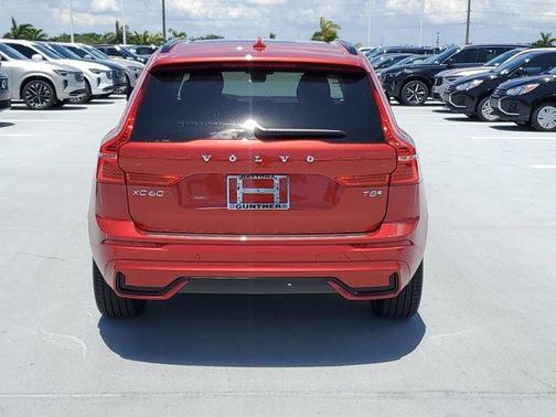 2025 Volvo XC60 Plug-In Hybrid T8 Ultra
