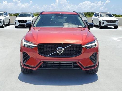 2025 Volvo XC60 Plug-In Hybrid T8 Ultra