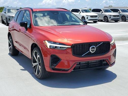 2025 Volvo XC60 Plug-In Hybrid T8 Ultra