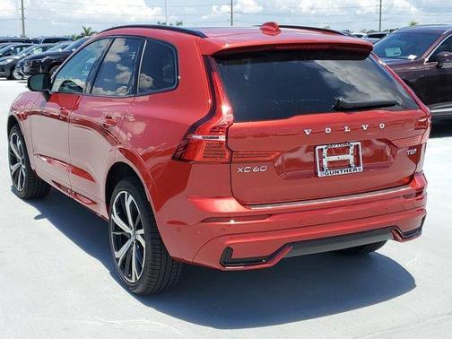 2025 Volvo XC60 Plug-In Hybrid T8 Ultra