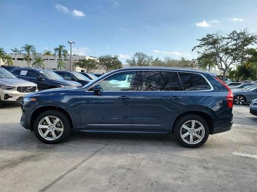 2023 Volvo XC90 B5 Core