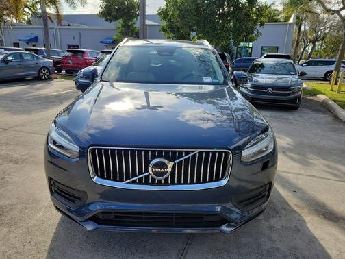 2023 Volvo XC90 B5 Core