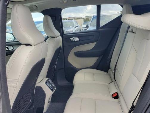 2026 Volvo XC40 B4 Plus