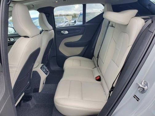 2026 Volvo XC40 B4 Plus