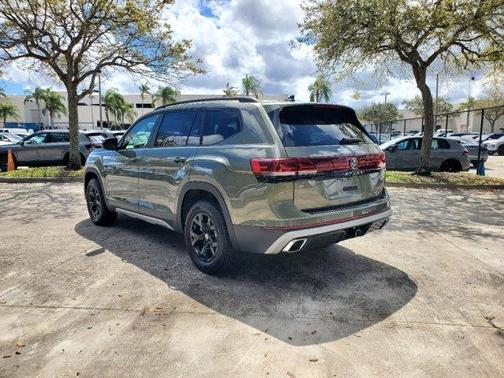 2025 Volkswagen Atlas 2.0T Peak Edition