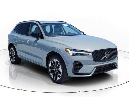 Metallic 2026 Volvo XC60 Plug-In Hybrid T8 Ultra