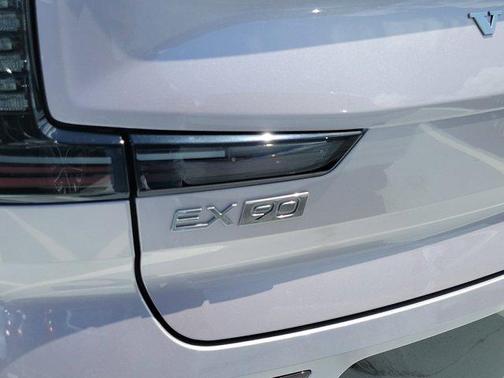 Silver 2026 Volvo EX90 PLUS
