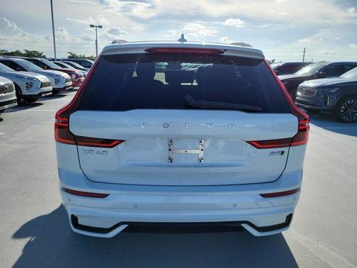 2026 Volvo XC60 CORE
