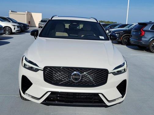 2026 Volvo XC60 CORE