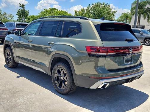 2025 Volkswagen Atlas 2.0T Peak Edition