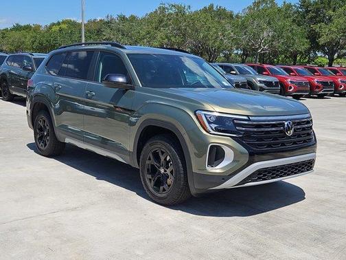 2025 Volkswagen Atlas 2.0T Peak Edition