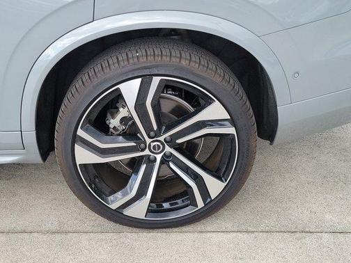 Gray Metallic 2025 Volvo XC90 B6 Ultra