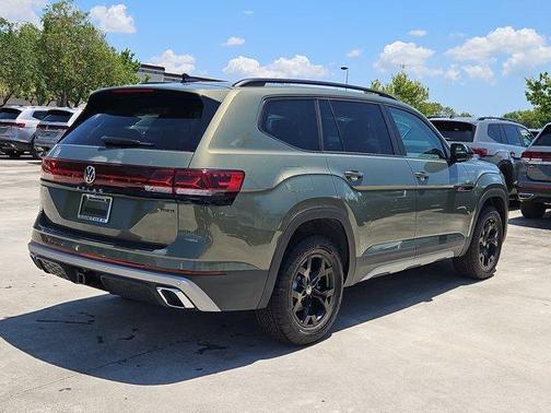 2025 Volkswagen Atlas 2.0T Peak Edition