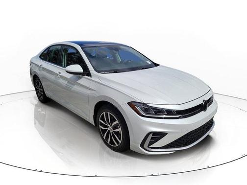 Opal White Pearl 2026 Volkswagen Jetta 1.5T SE