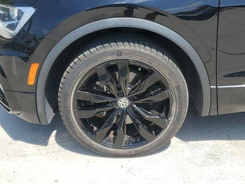 2021 Volkswagen Tiguan 2.0T SE R-Line Black