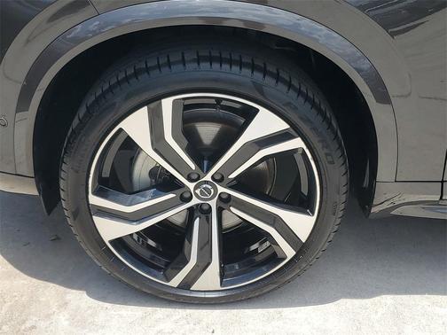 2024 Volvo XC90 B6 Ultimate Bright Theme 7-Seater