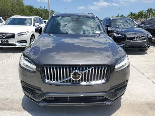 2024 Volvo XC90 B6 Ultimate Bright Theme 7-Seater