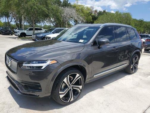 2024 Volvo XC90 B6 Ultimate Bright Theme 7-Seater