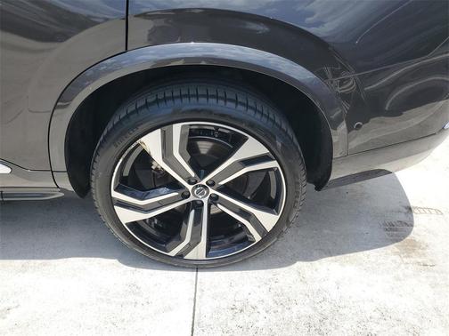 2024 Volvo XC90 B6 Ultimate Bright Theme 7-Seater