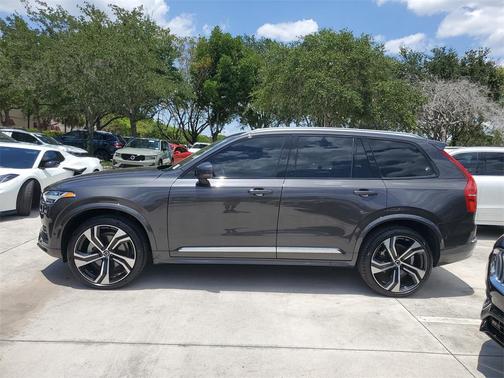 2024 Volvo XC90 B6 Ultimate Bright Theme 7-Seater