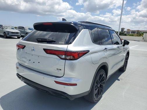 2025 Mitsubishi Outlander SEL Black Edition