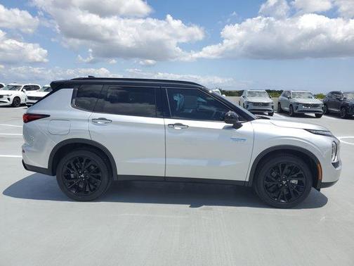 2025 Mitsubishi Outlander SEL Black Edition