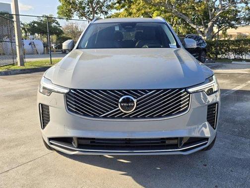 2025 Volvo XC90 Plug-In Hybrid T8 Ultra 7-Seater