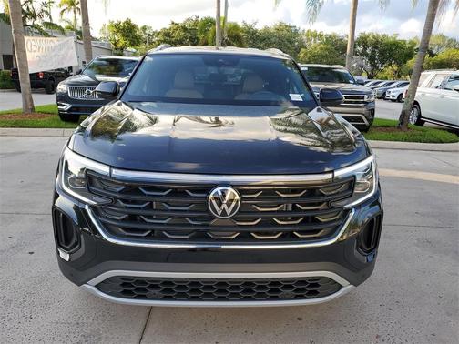 2025 Volkswagen Atlas Cross Sport 2.0T SE w/Technology