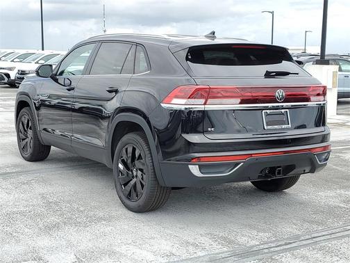 2025 Volkswagen Atlas Cross Sport 2.0T SE w/Technology