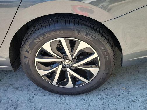 Platinum Gray Metallic 2025 Volkswagen Jetta 1.5T S