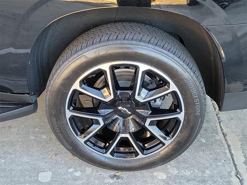 2024 Chevrolet Suburban RST