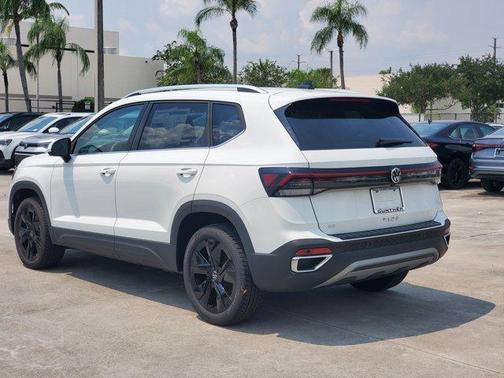 2025 Volkswagen Taos 1.5T SE