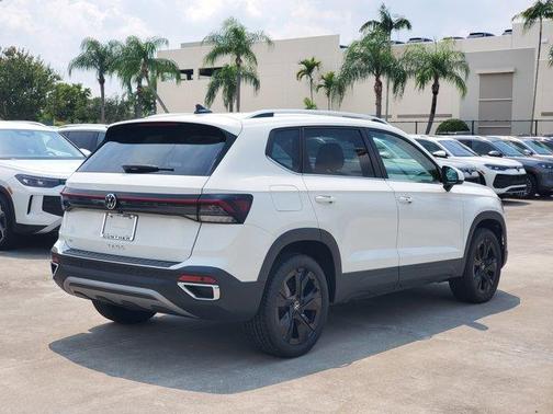 2025 Volkswagen Taos 1.5T SE