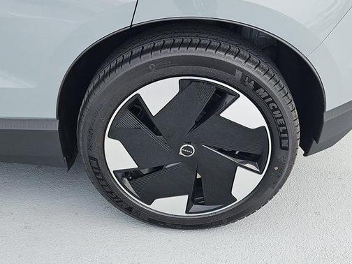 2025 Volvo EX30 Twin Motor Plus