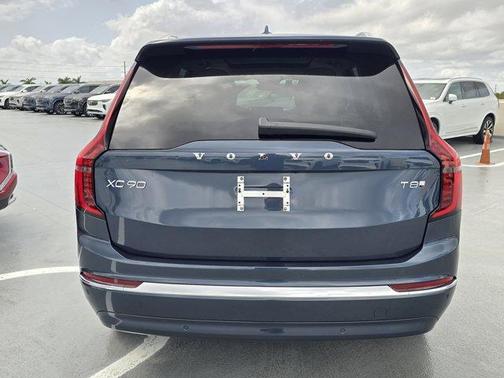 2025 Volvo XC90 Plug-In Hybrid T8 Ultra 7-Seater