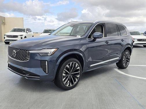 2025 Volvo XC90 Plug-In Hybrid T8 Ultra 7-Seater