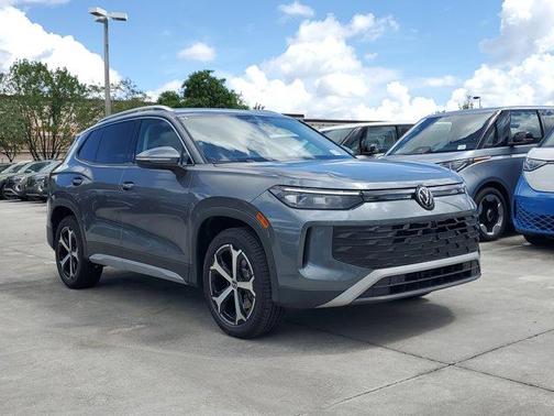 2025 Volkswagen Tiguan 2.0T SE