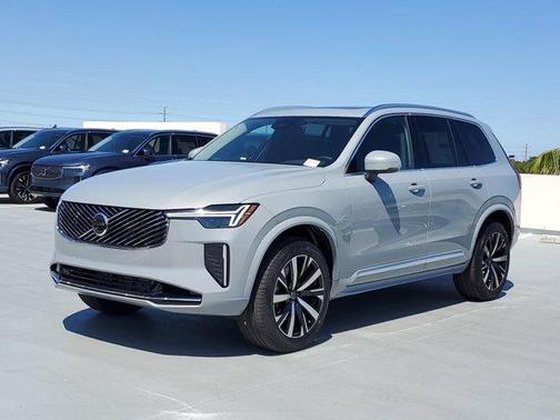 2025 Volvo XC90 B6 Core