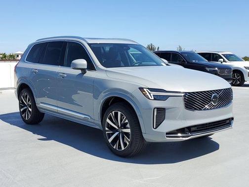 2025 Volvo XC90 B6 Core