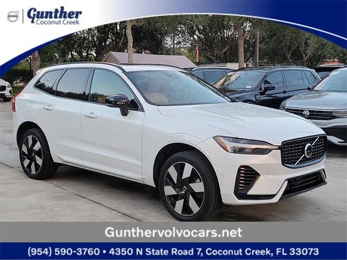 2023 Volvo XC60 Recharge Plug-In Hybrid T8 Ultimate Dark Theme