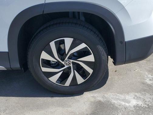 Pure White 2026 Volkswagen Tiguan 2.0T S