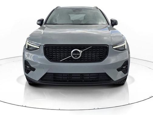 Metallic 2026 Volvo XC40 B5 Plus