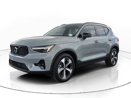 Metallic 2026 Volvo XC40 B5 Plus