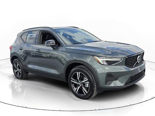 Forest Green 2026 Volvo XC40 B5 Core