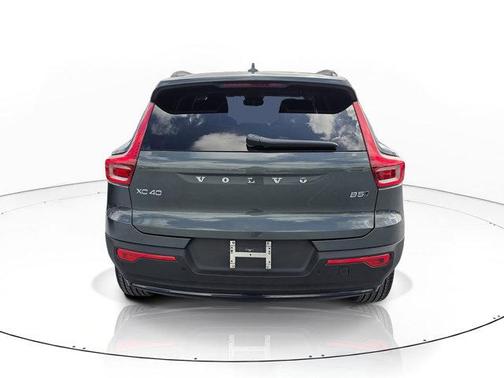 Forest Green 2026 Volvo XC40 B5 Core