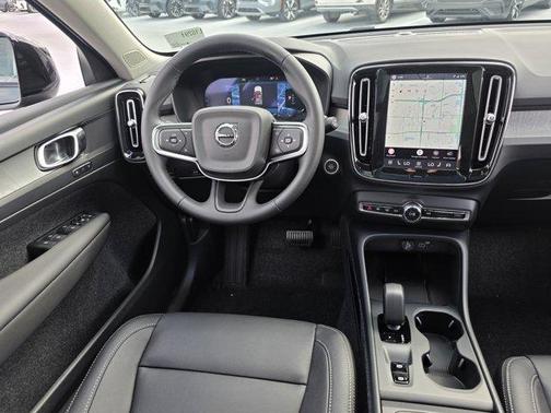 Forest Green 2026 Volvo XC40 B5 Core