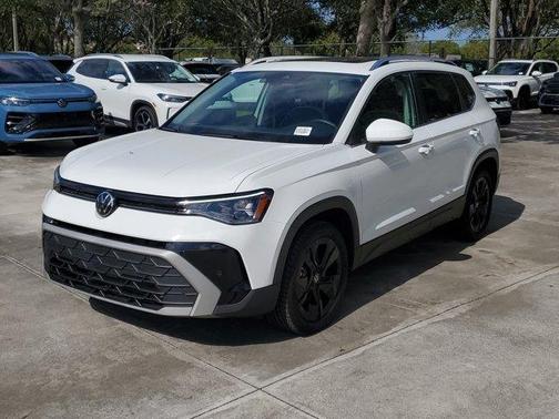 2025 Volkswagen Taos 1.5T SE