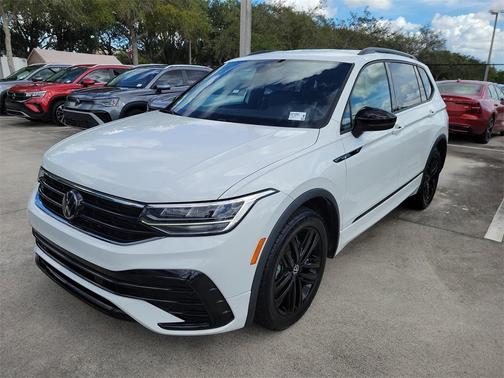 2022 Volkswagen Tiguan 2.0T SE R-Line Black